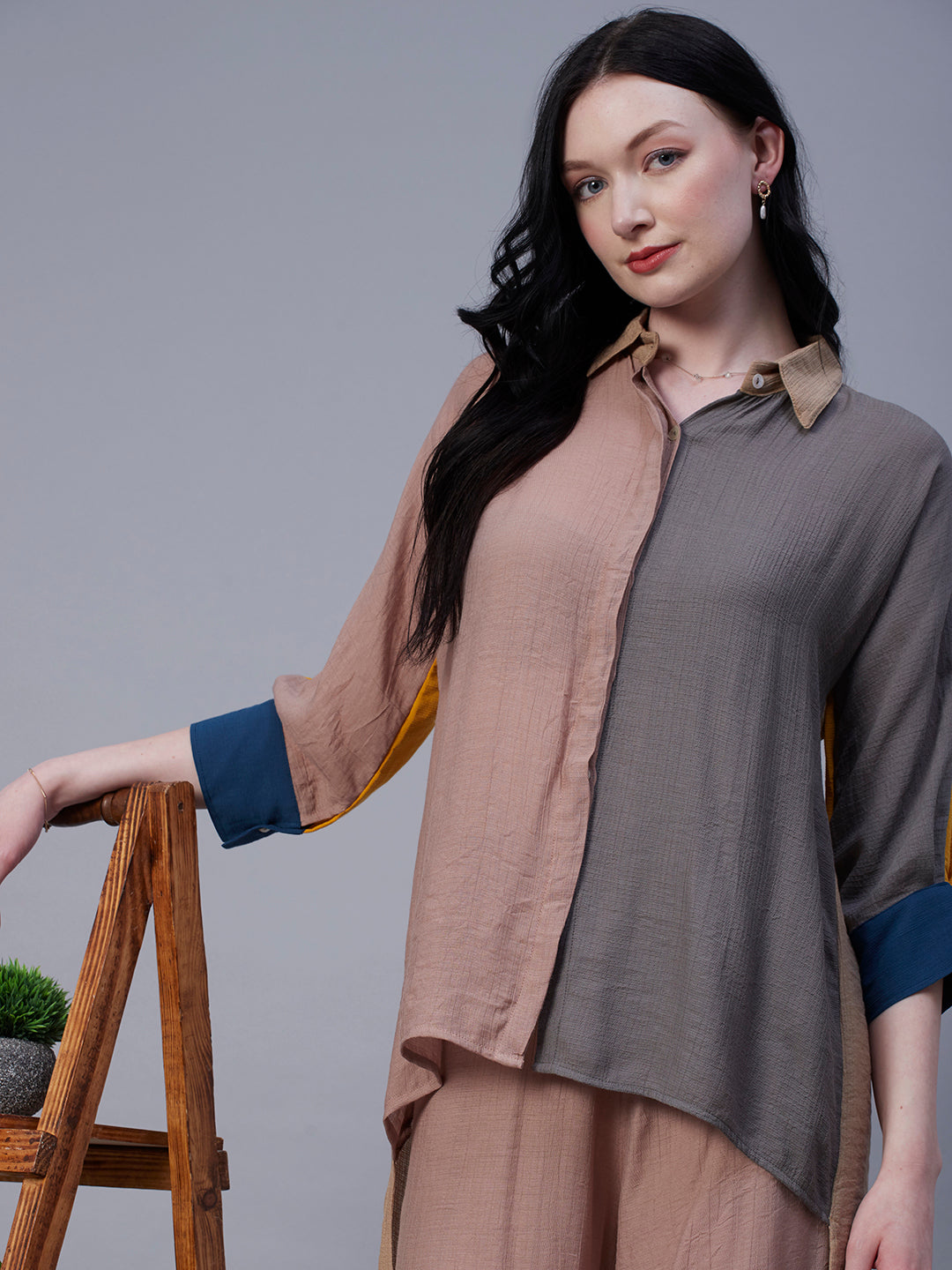 Solid Color bocked Asymmetric High-Low Hem Crinkle-Crepe Shirt With Pleated Palazzo - Brown