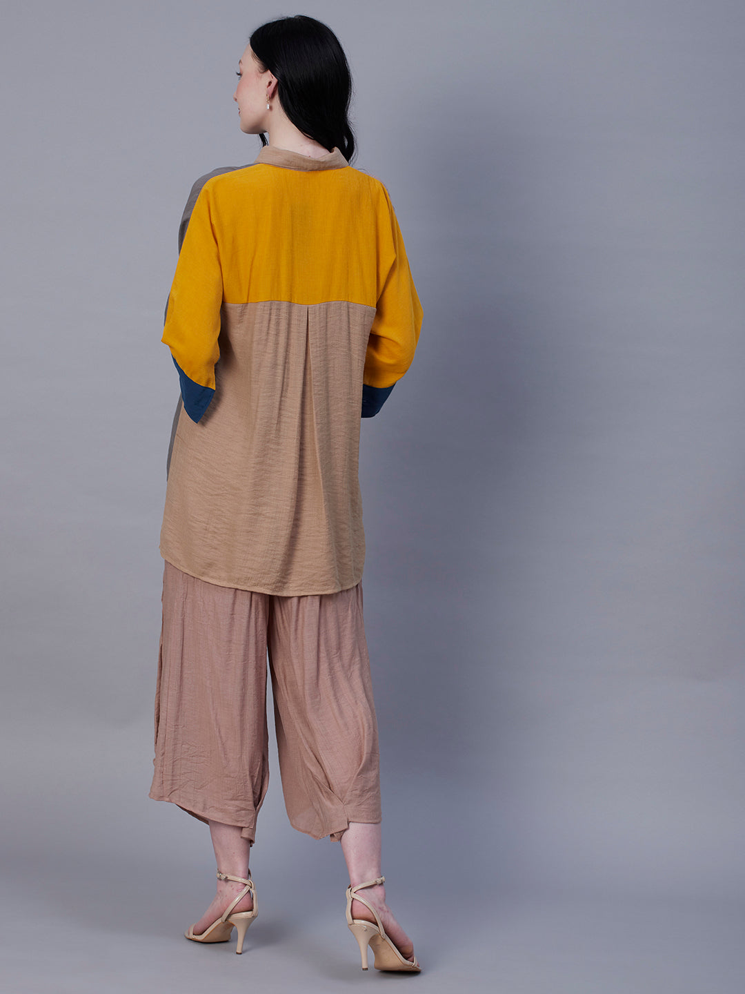 Solid Color bocked Asymmetric High-Low Hem Crinkle-Crepe Shirt With Pleated Palazzo - Brown