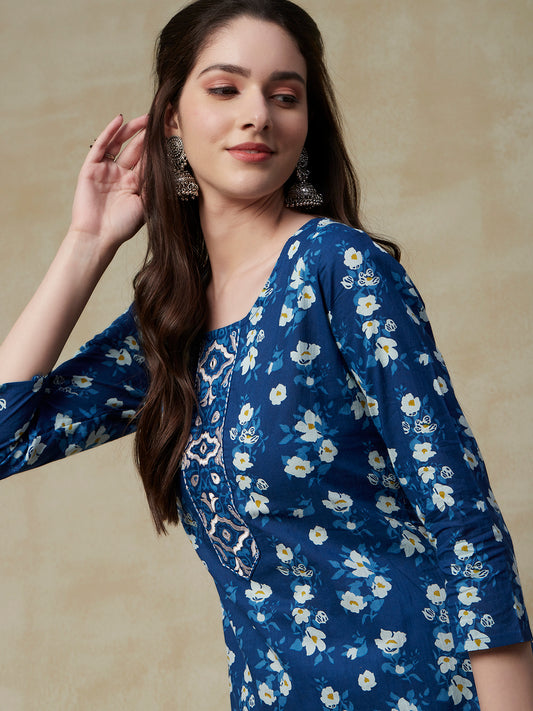 Floral Printed & Embroidered Straight Fit Kurta with Pant - Blue