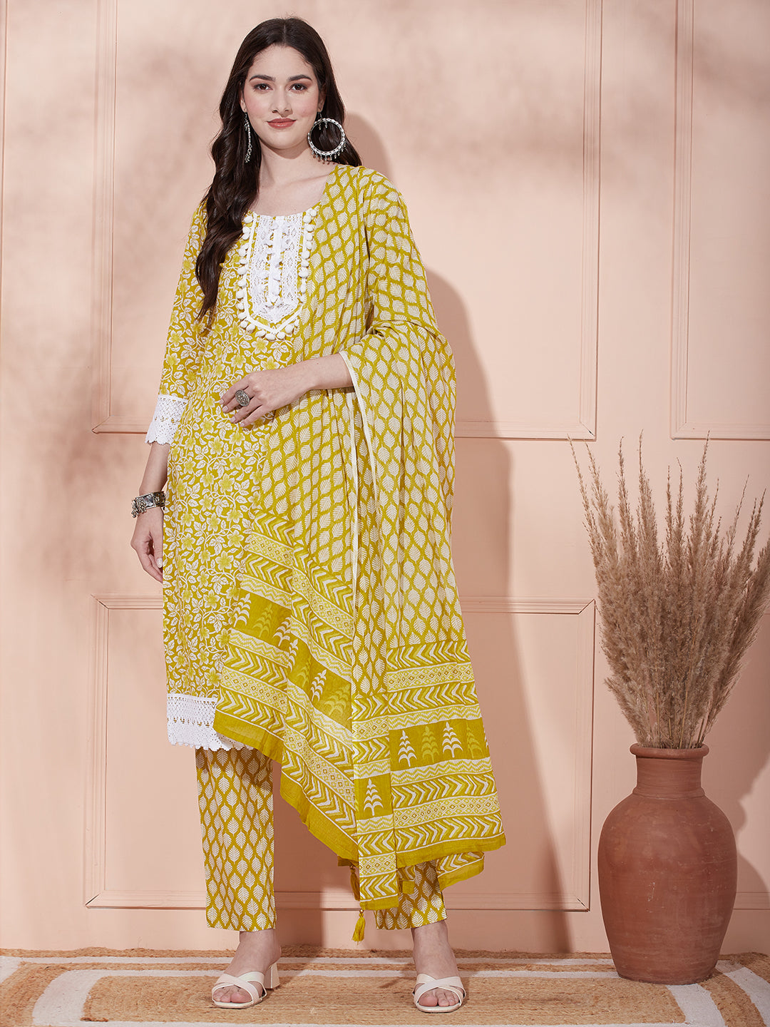 Crochet lace hotsell for dupatta