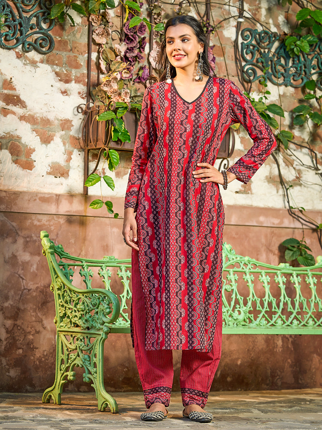 Ethnic Stripes Printed Straight Fit Kurta with Pant - Red