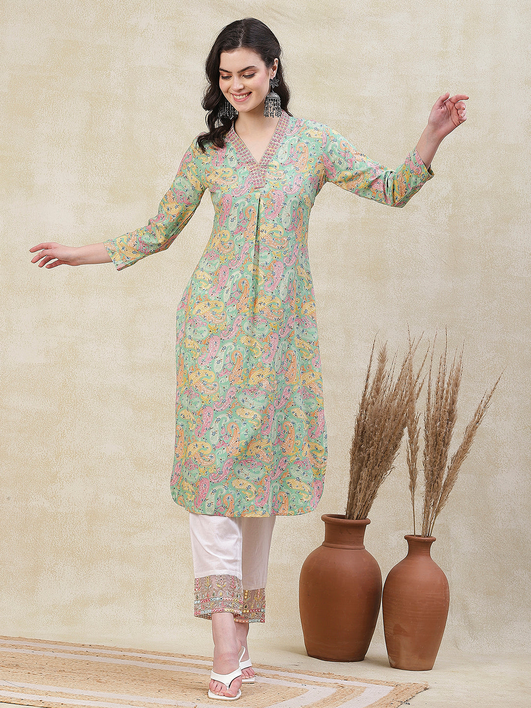 Floral & Paisley Printed Resham & Zari Embroidered Kurta - Multi
