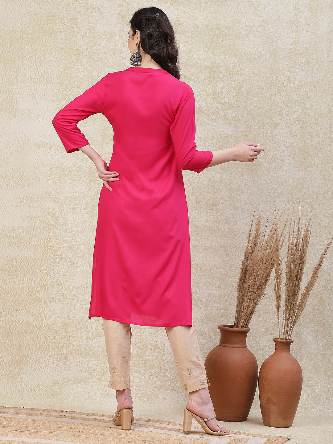 Solid Resham & Mirror Embroidered Kurta - Pink