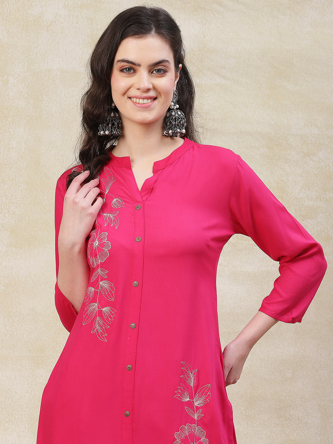 Solid Resham & Mirror Embroidered Kurta - Pink
