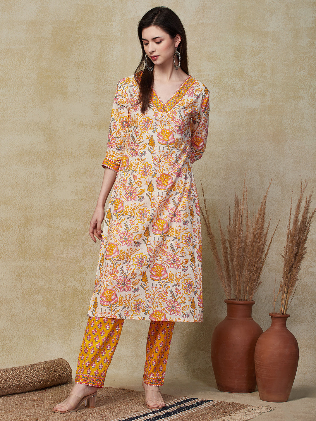 Floral Printed Straight Fit Kurta with Pant - Off White – FASHOR