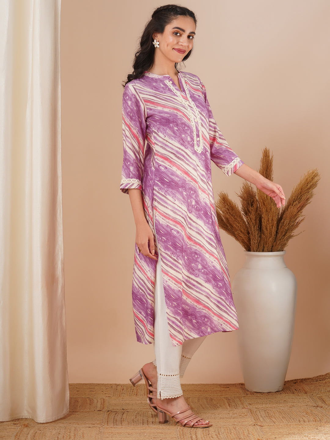 Ethnic Stripes Printed Straight Fit Kurta - Purple