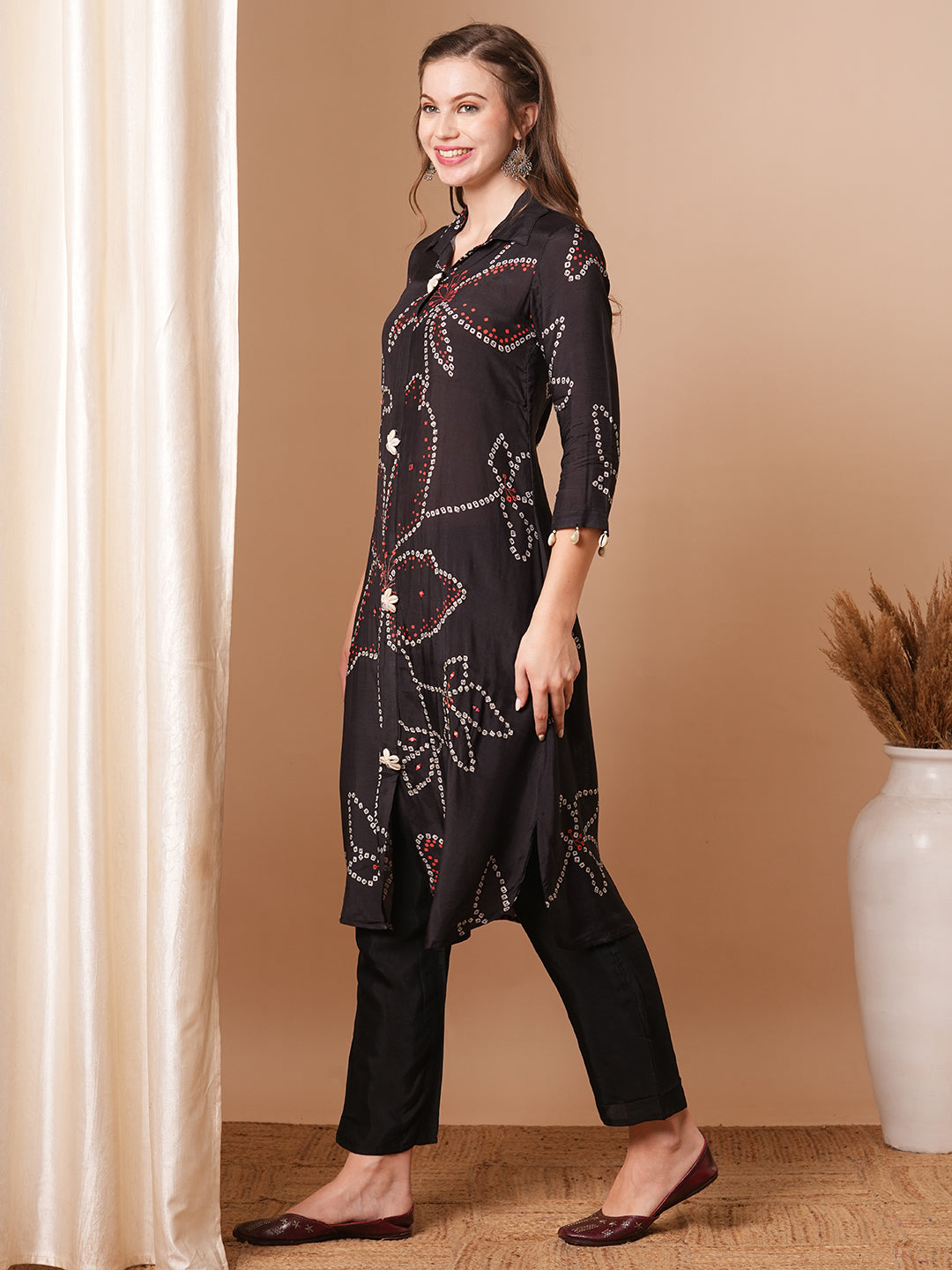 Ethnic Bandhani Printed & Embroidered Straight Fit Kurta with Pant - Black