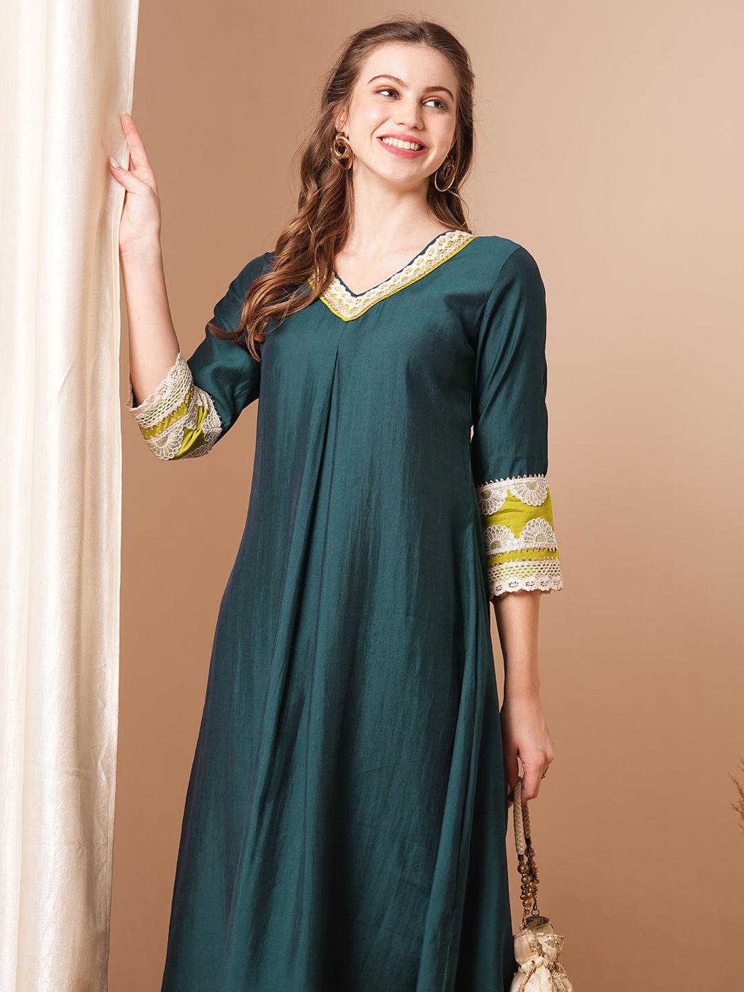 Solid Ethnic Embroidered Straight Fit Kurta with Pant - Green