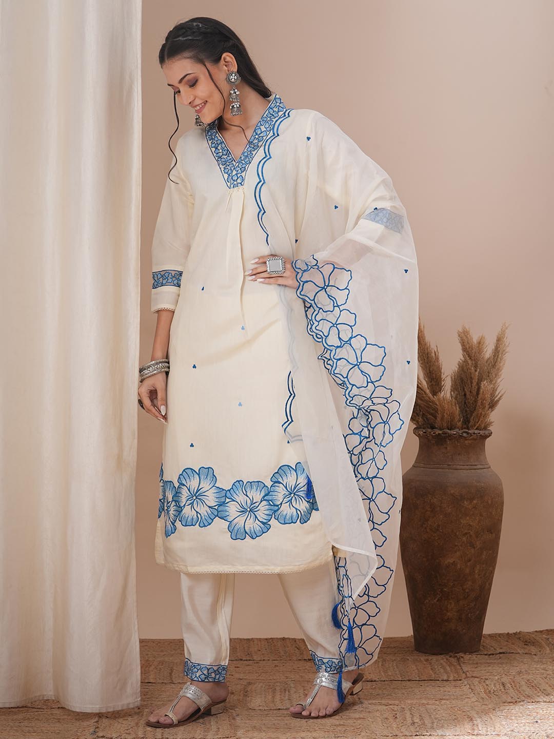 Solid Floral Embroidered Straight Fit Kurta with Pant & Dupatta - Off White