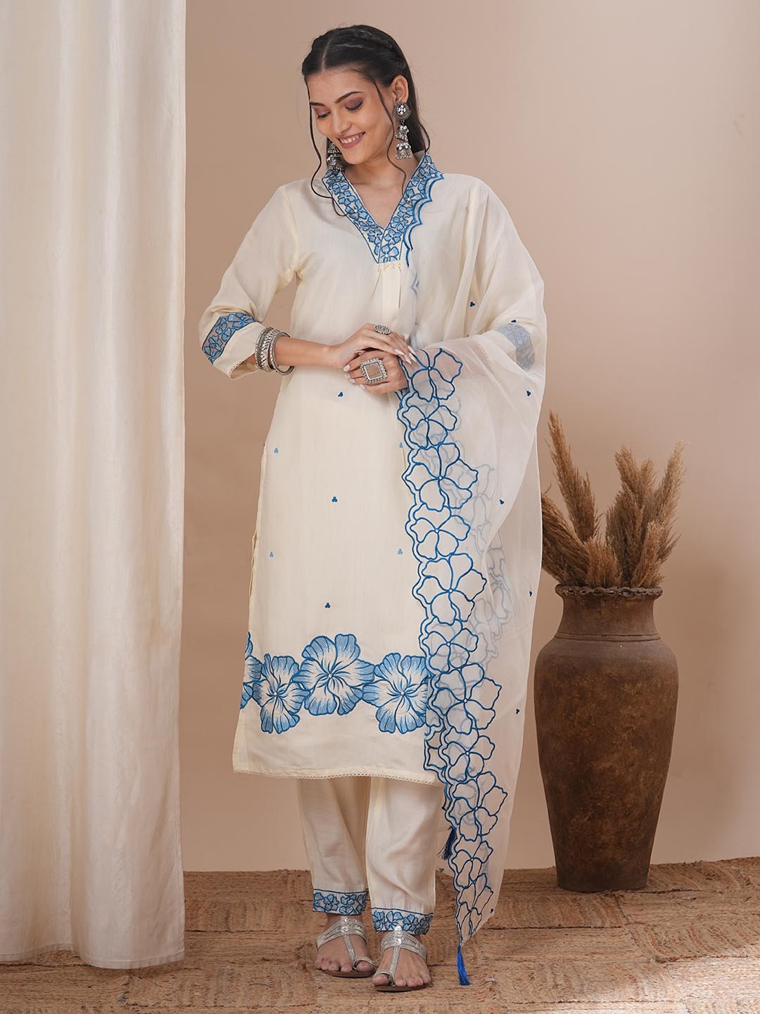 Solid Floral Embroidered Straight Fit Kurta with Pant & Dupatta - Off White