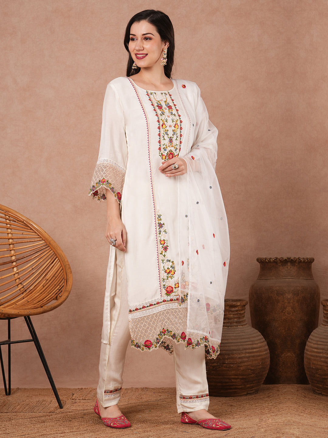 Solid Floral Embroidered Straight Fit Kurta with Pant and Dupatta - White