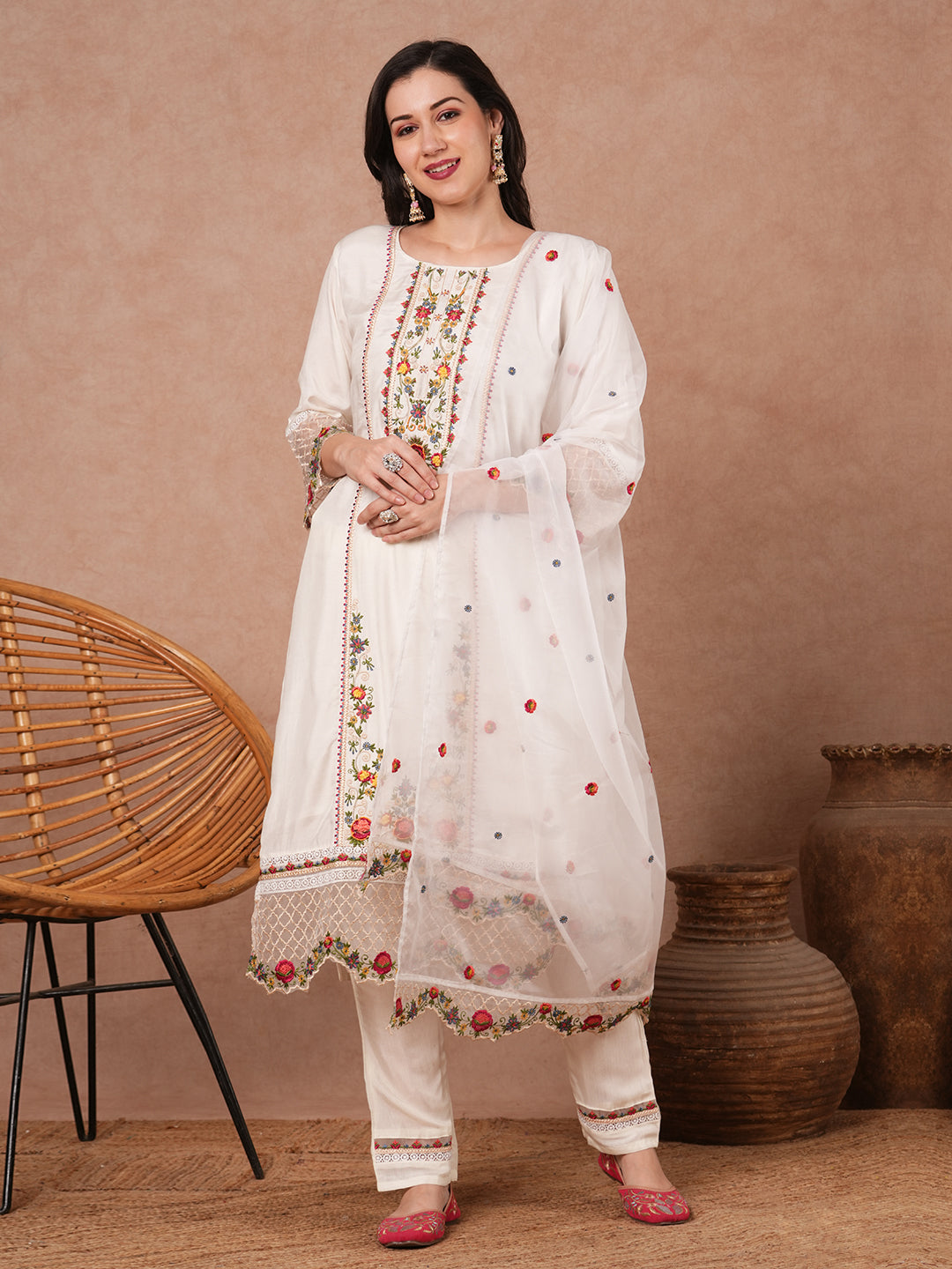 Solid Floral Embroidered Straight Fit Kurta with Pant and Dupatta - White