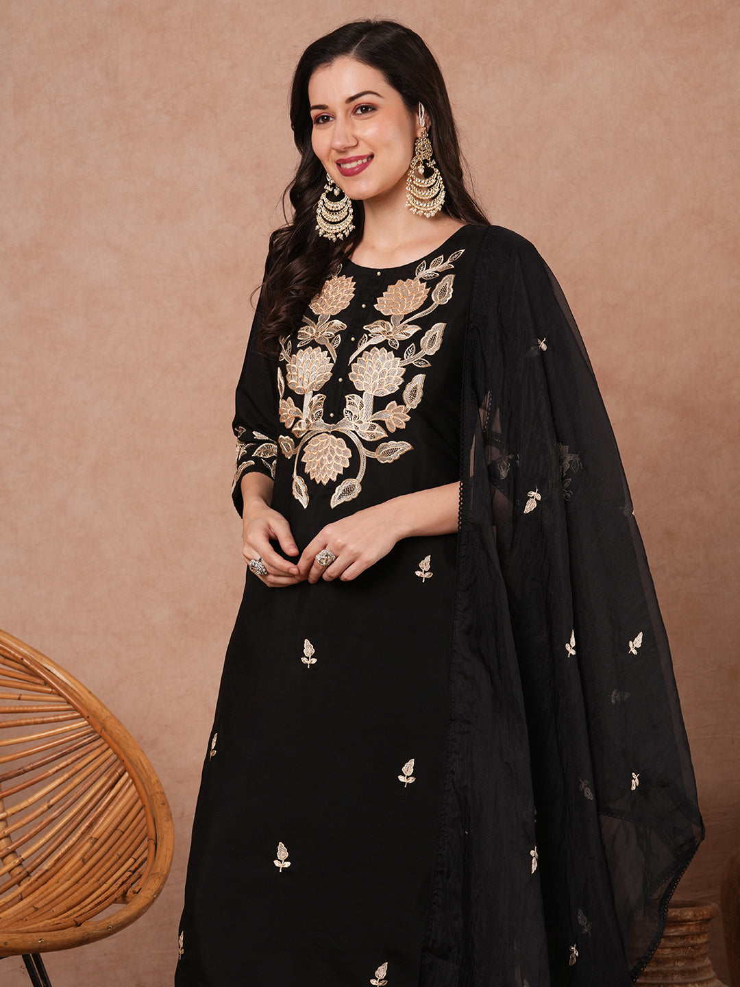 Solid Floral Embroidered Straight Fit Kurta with Pant and Dupatta - Black