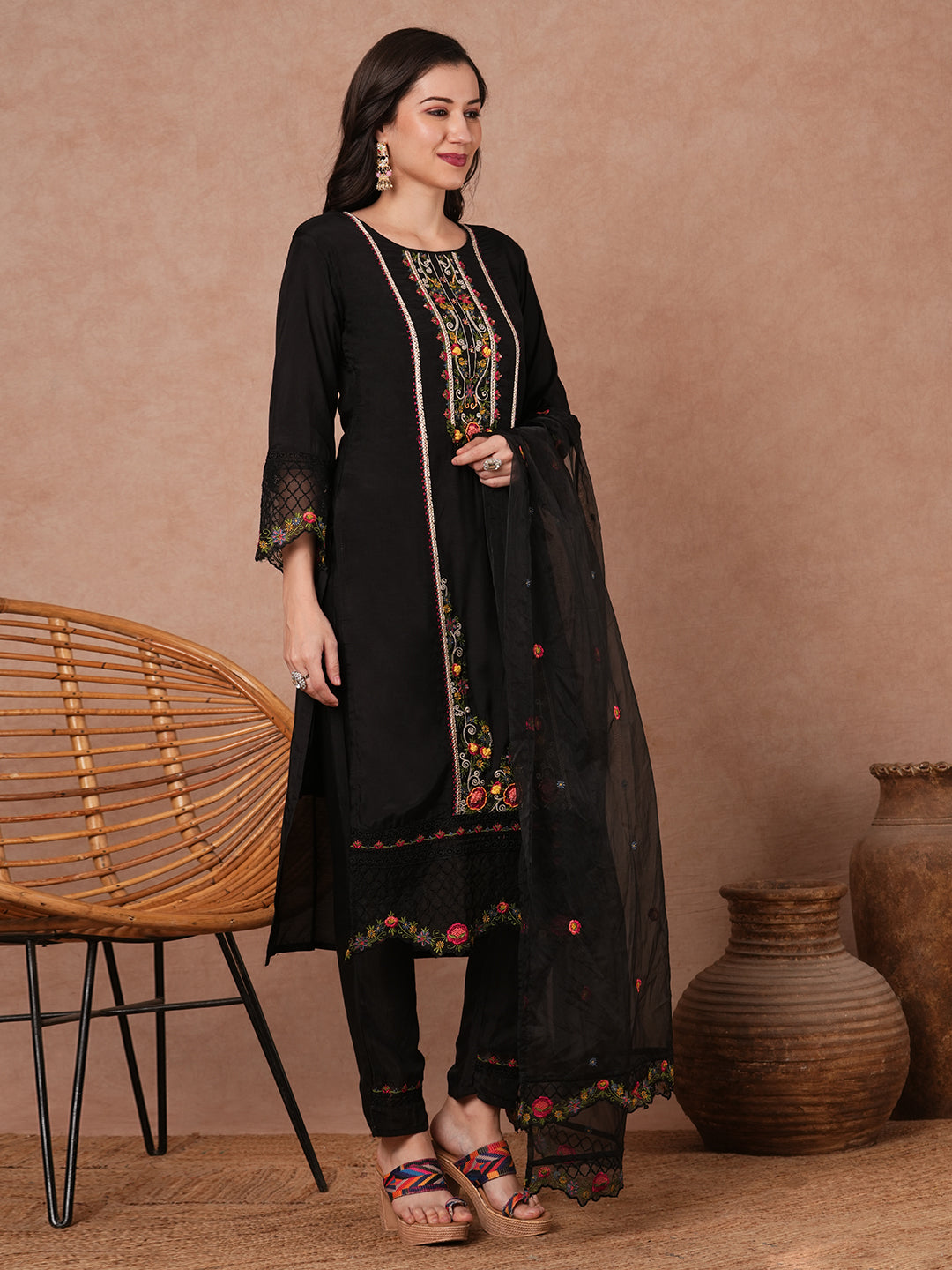 Solid Floral Embroidered Straight Fit Kurta with Pant and Dupatta - Black