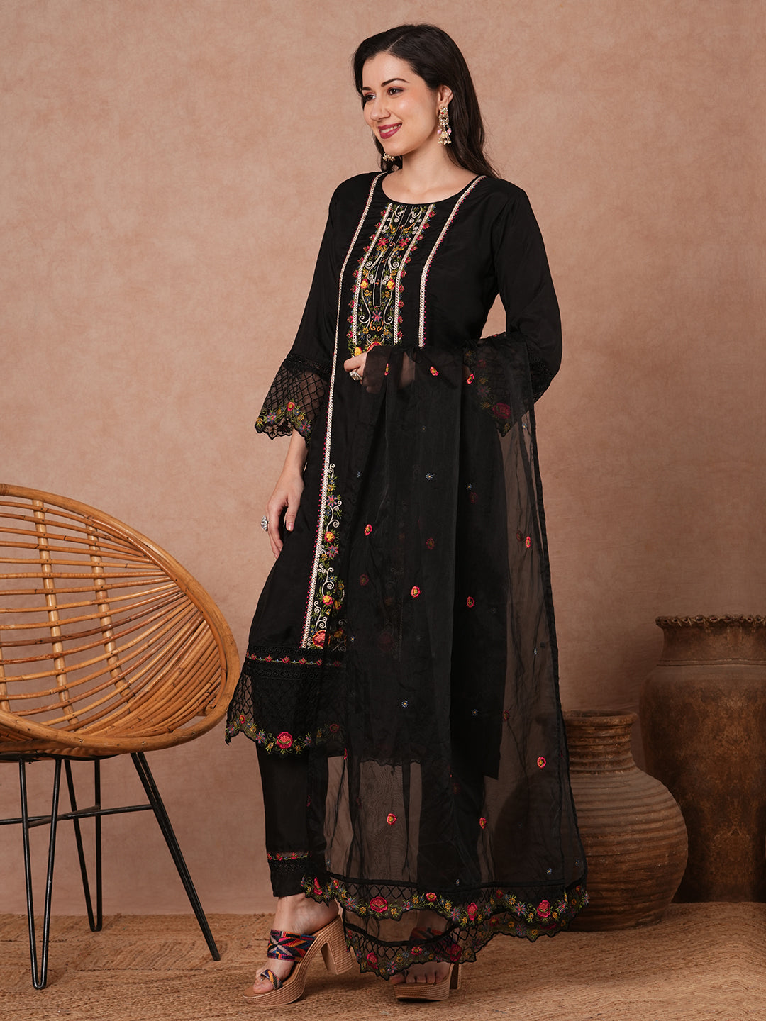 Solid Floral Embroidered Straight Fit Kurta with Pant and Dupatta - Black