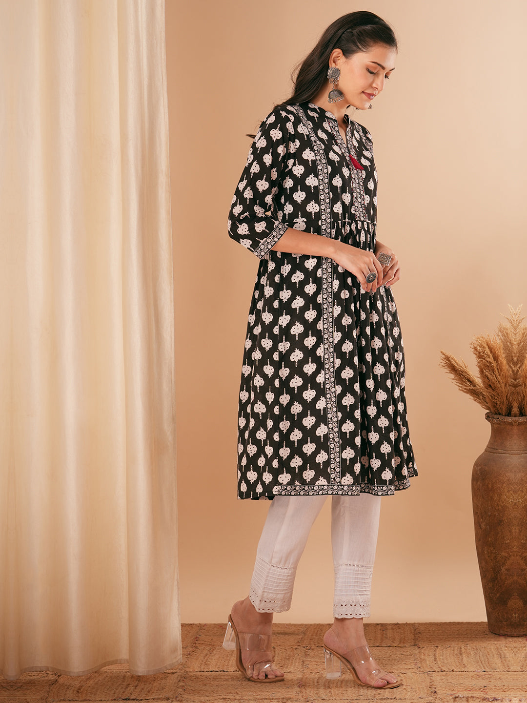 Ethnic Floral Printed A-Line Pleated Midi Dress - Black