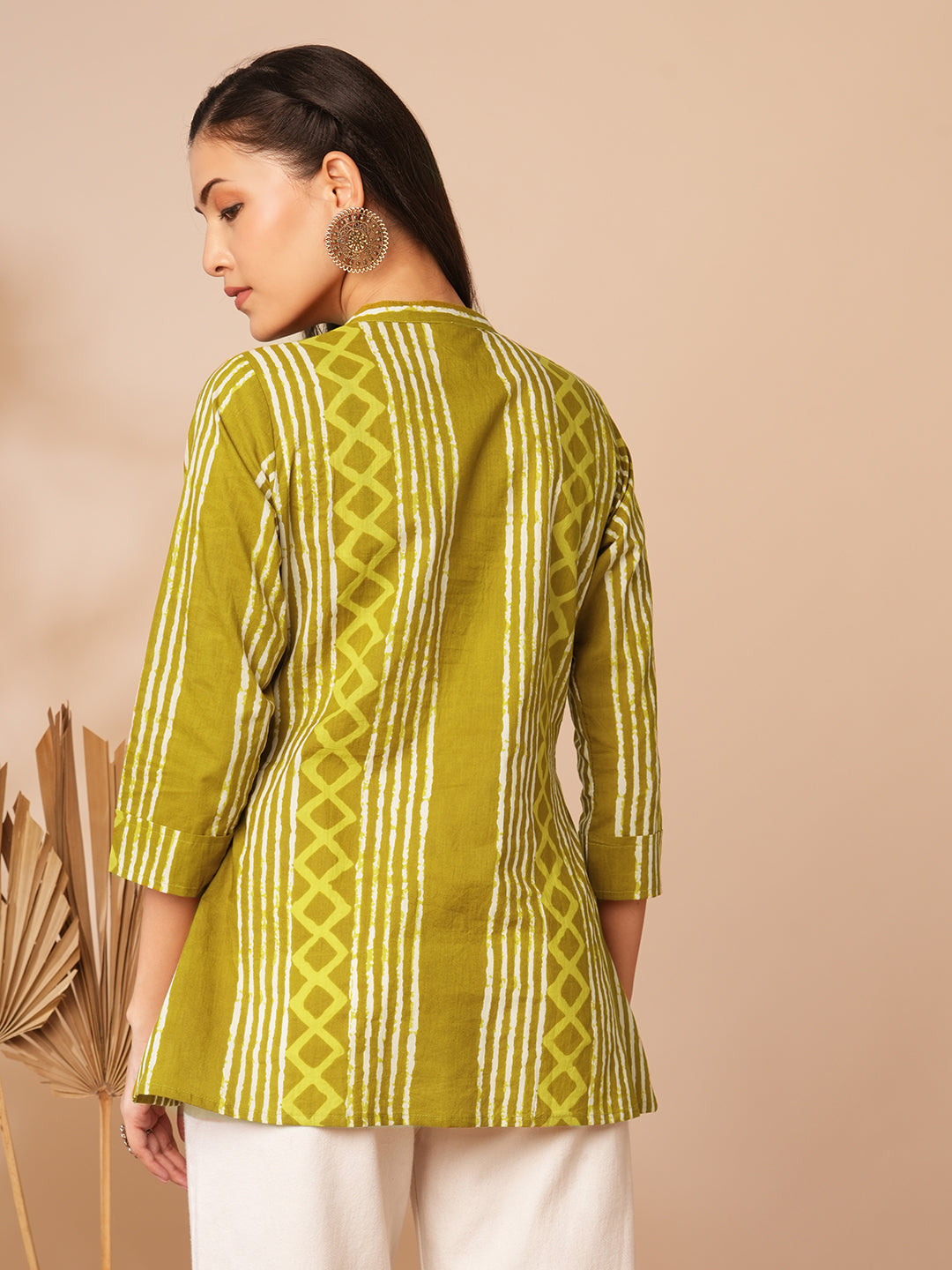 Ethnic Stripes Printed Straight Fit Kurti - Mustard Green