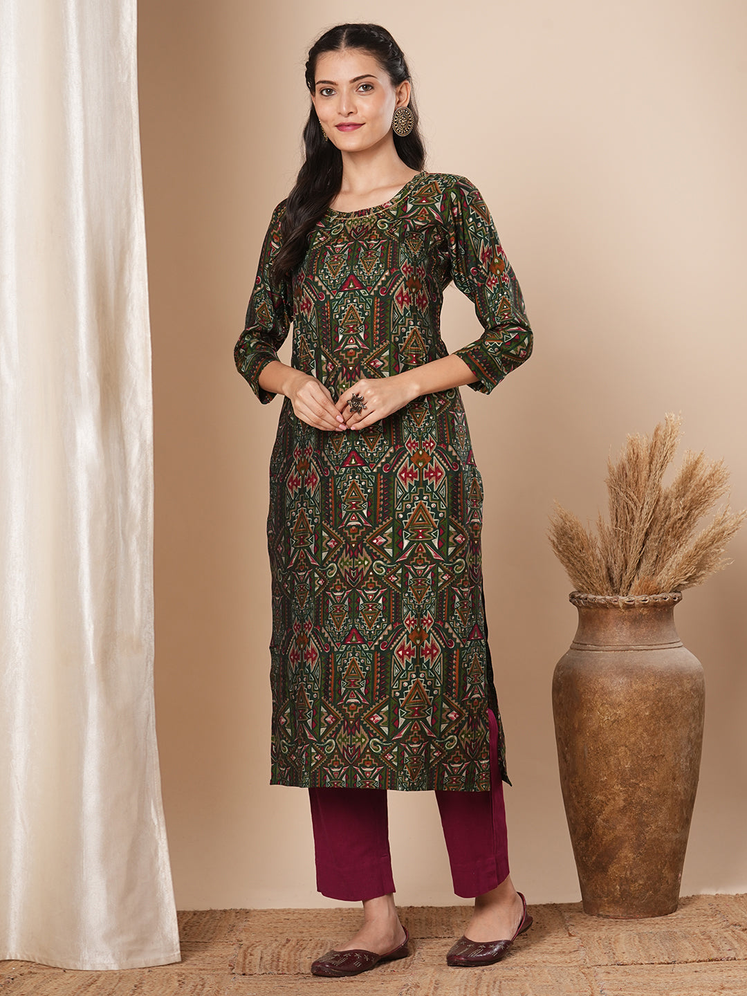Ethnic Geometric Printed & Embroidered Straight Fit Kurta - Green