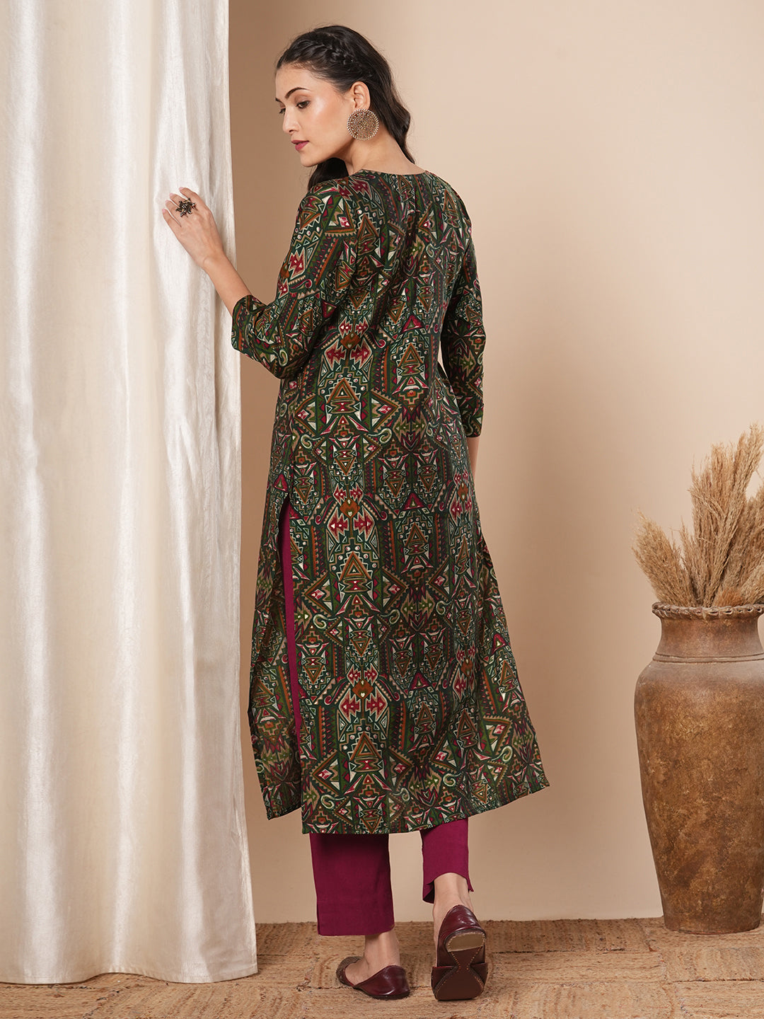 Ethnic Geometric Printed & Embroidered Straight Fit Kurta - Green