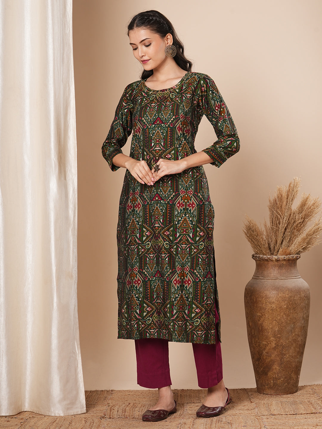Ethnic Geometric Printed & Embroidered Straight Fit Kurta - Green