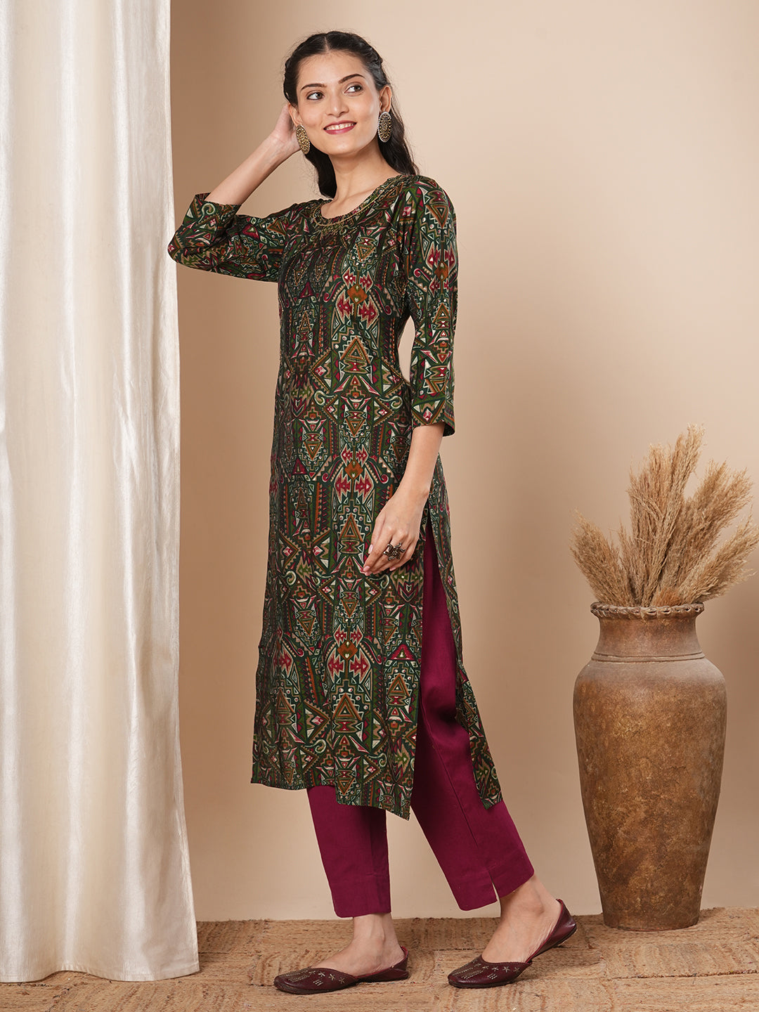Ethnic Geometric Printed & Embroidered Straight Fit Kurta - Green