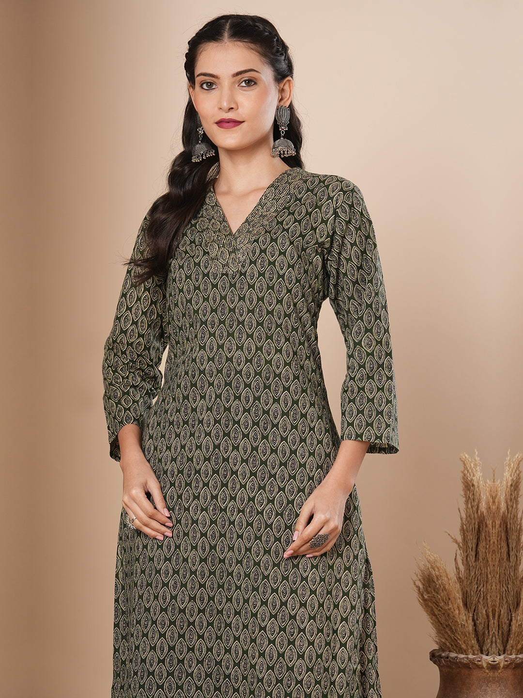 Ethnic Floral Printed Straight Fit Kurta - Green