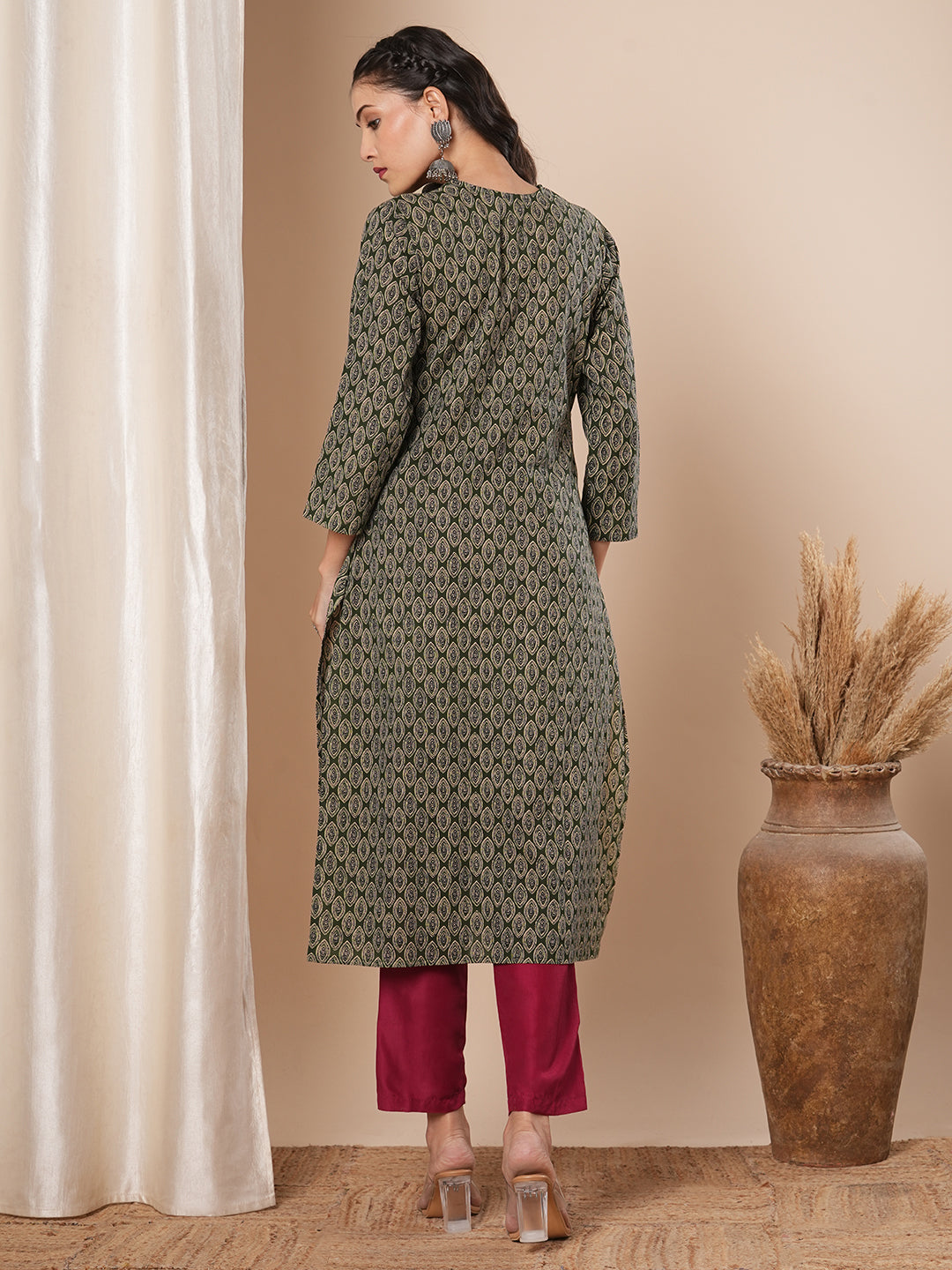 Ethnic Floral Printed Straight Fit Kurta - Green