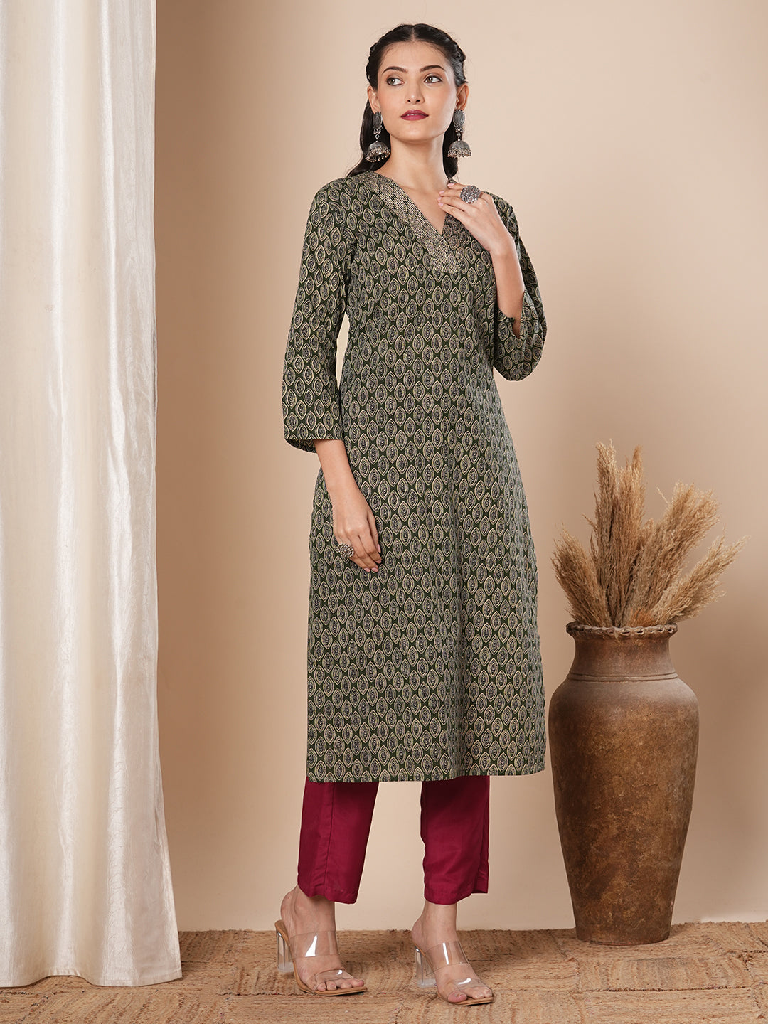 Ethnic Floral Printed Straight Fit Kurta - Green