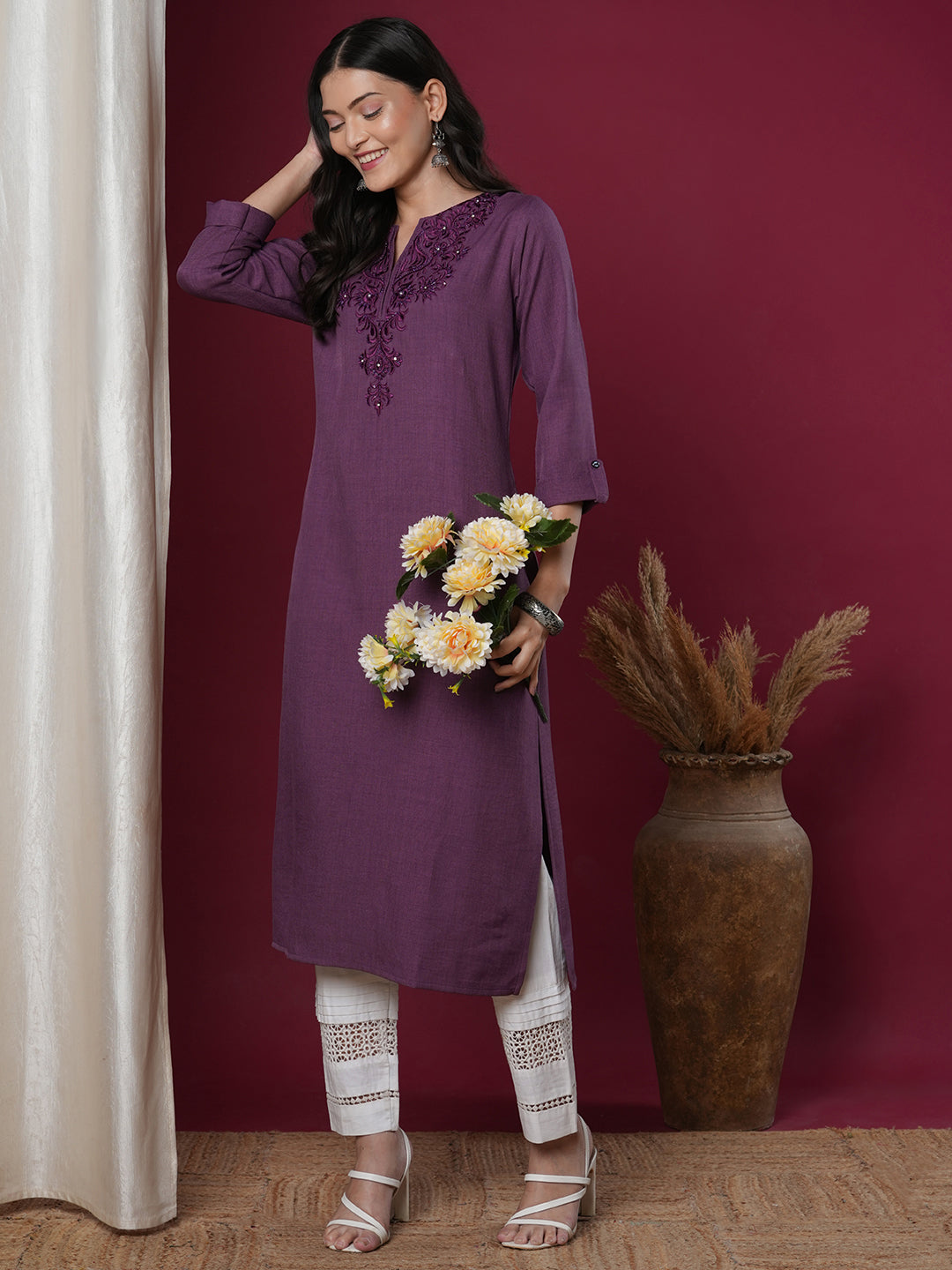 Solid Ethnic Floral Embroidered Straight Fit Kurta - Purple