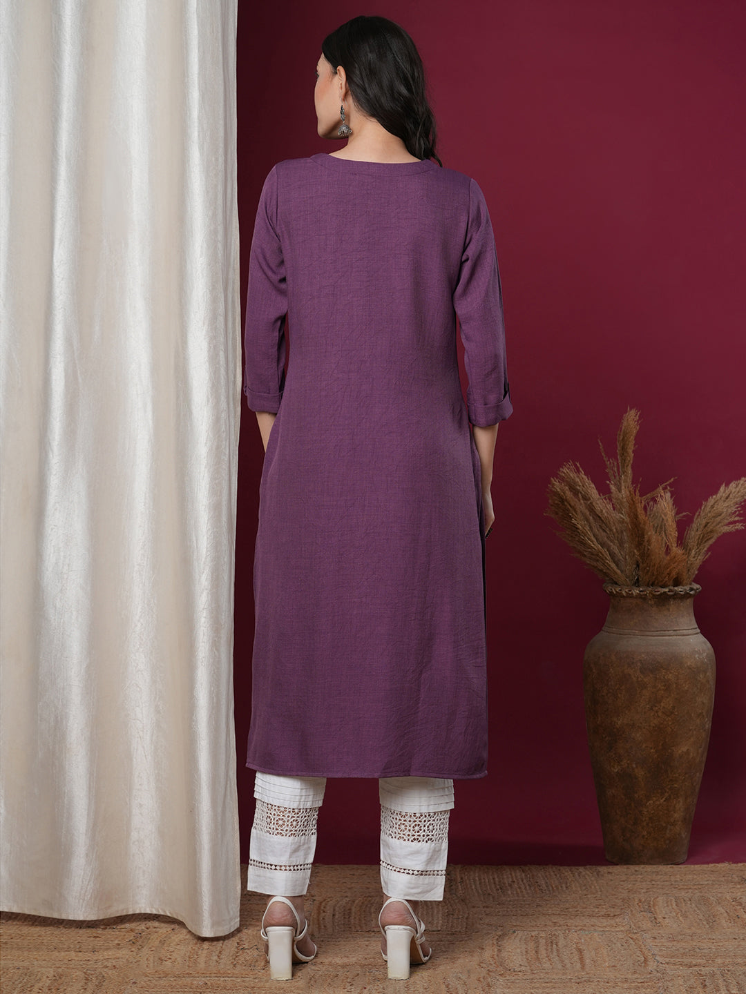 Solid Ethnic Floral Embroidered Straight Fit Kurta - Purple