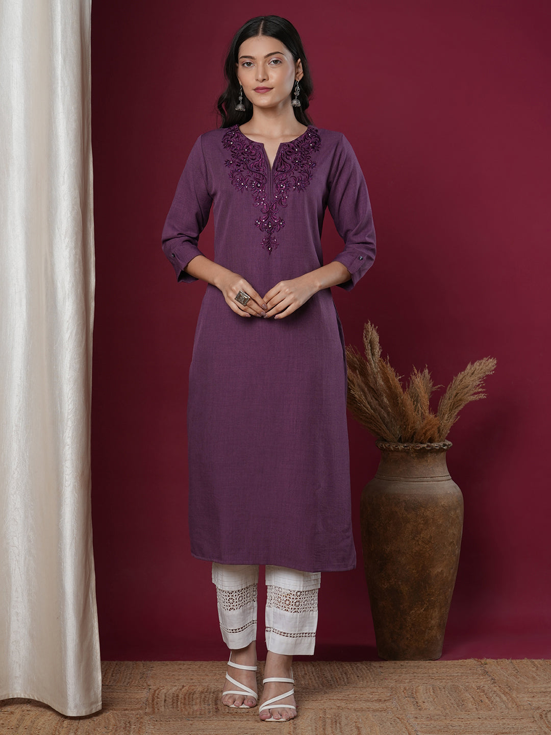 Solid Ethnic Floral Embroidered Straight Fit Kurta - Purple