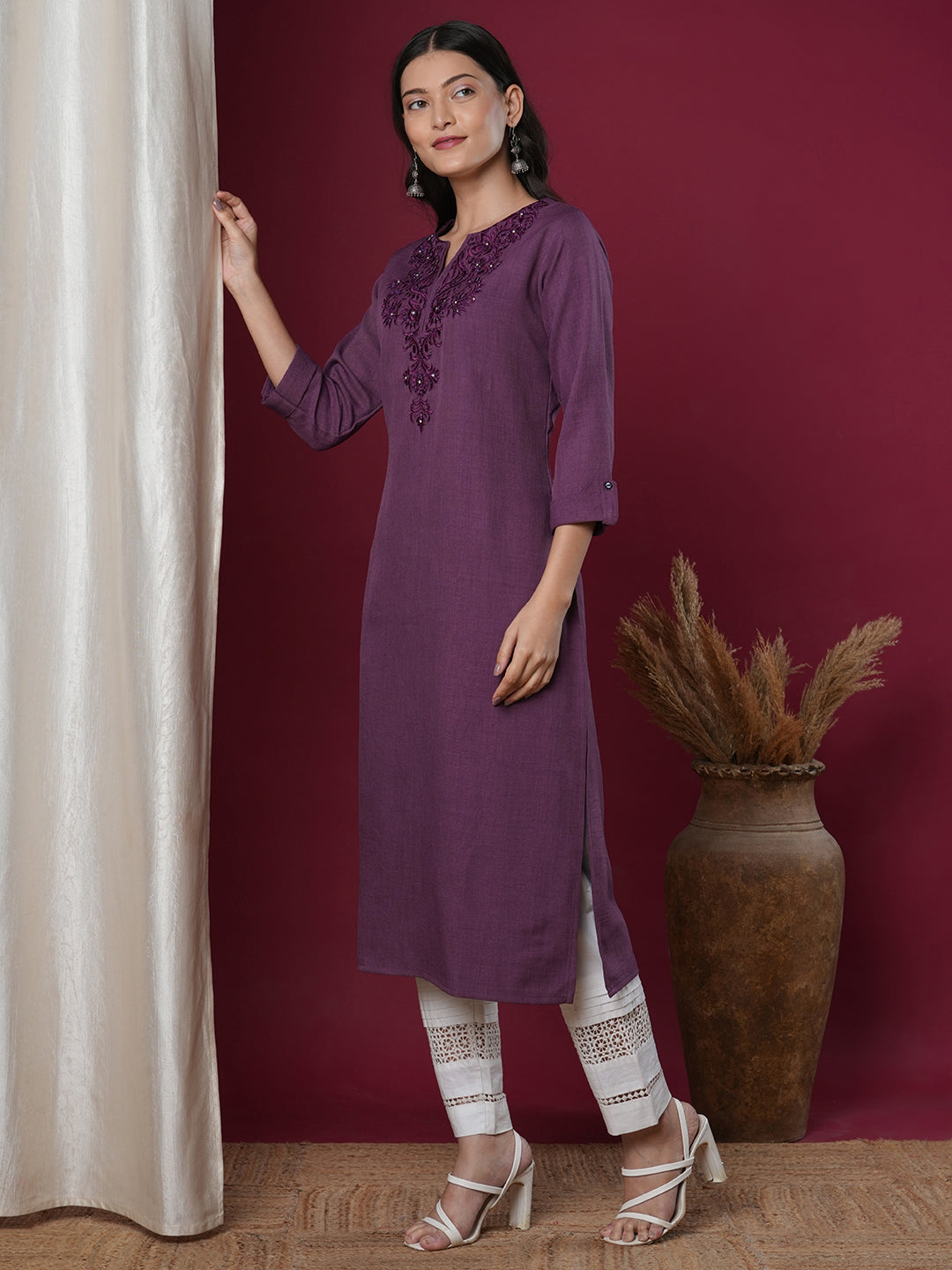 Solid Ethnic Floral Embroidered Straight Fit Kurta - Purple