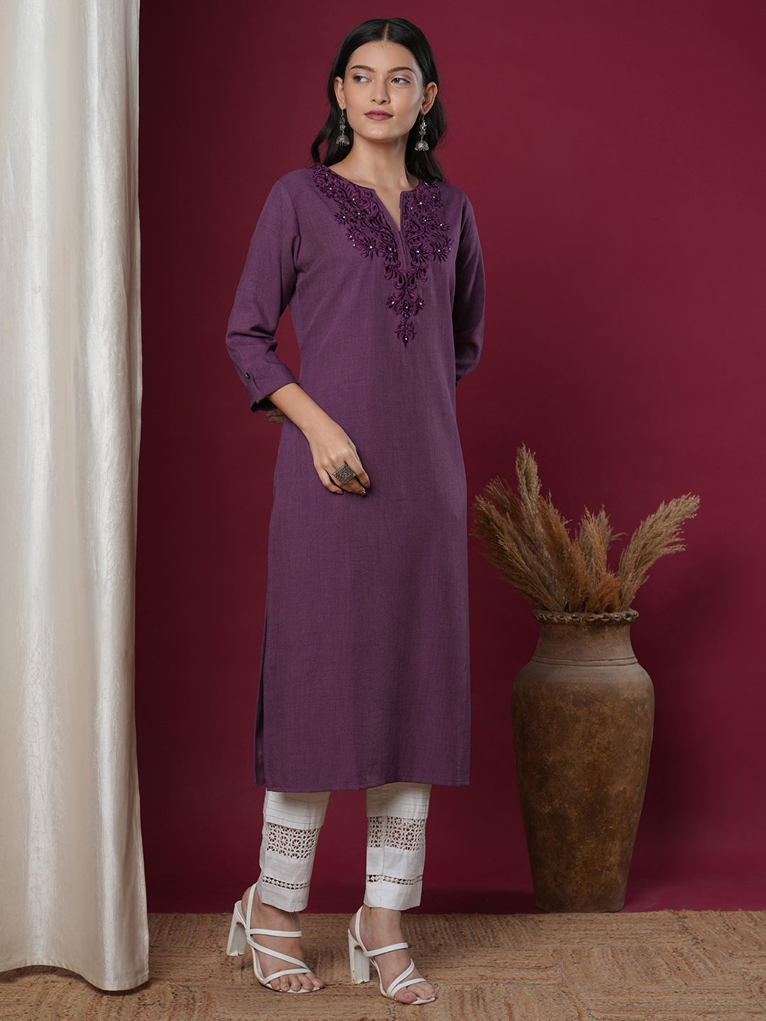 Solid Ethnic Floral Embroidered Straight Fit Kurta - Purple