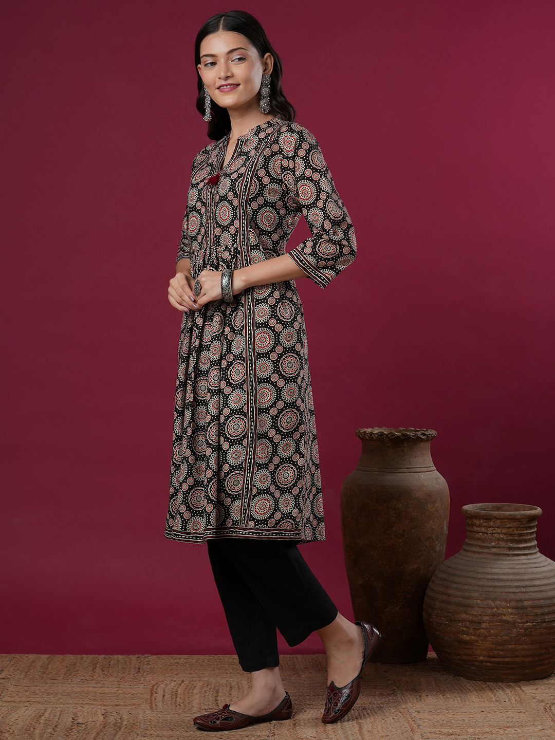 Ethnic Floral Printed A-Line Pleated Midi Dress - Black