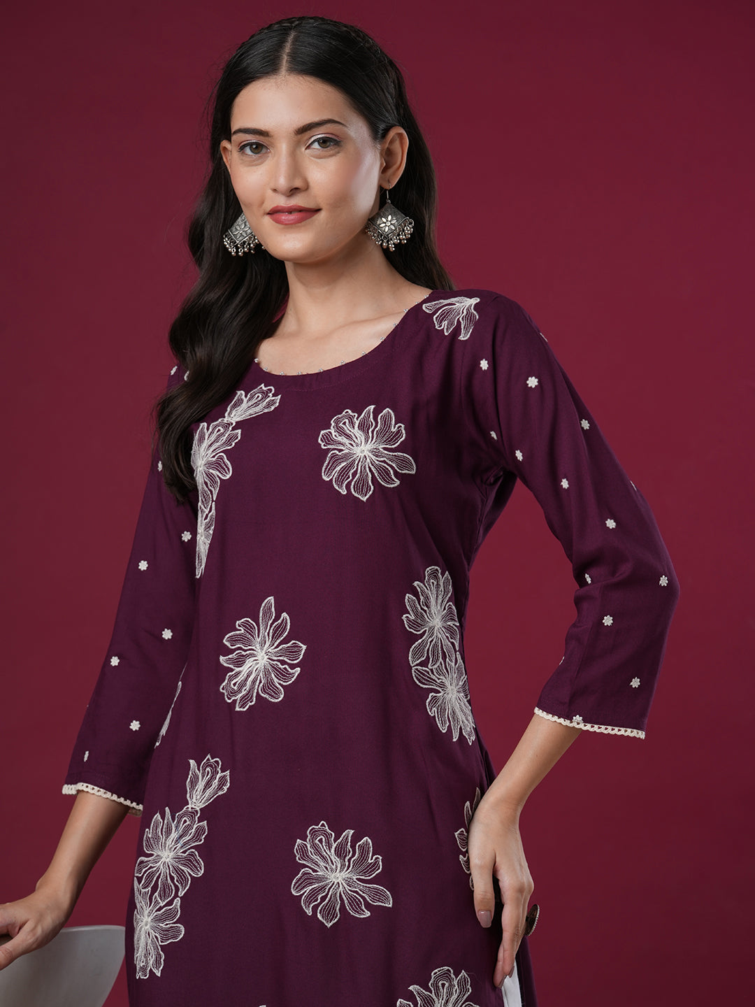 Solid Abstract Floral Embroidered Straight Fit Kurta - Burgundy