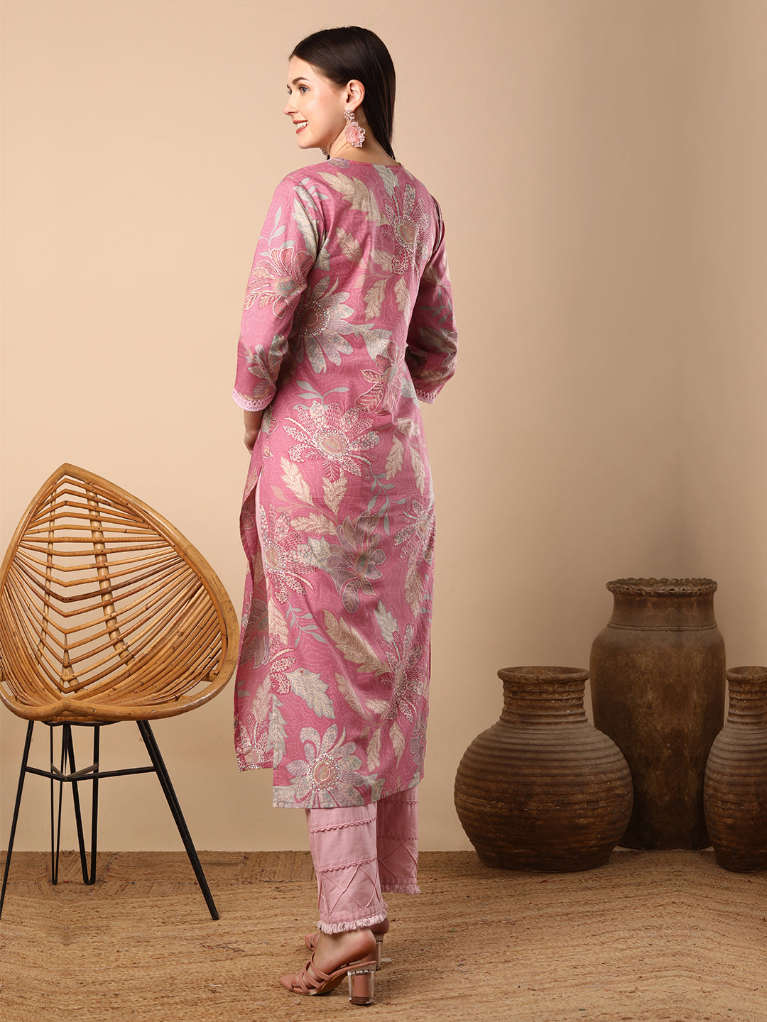 Ethnic Floral Printed Straight Fit Kurta - Pink