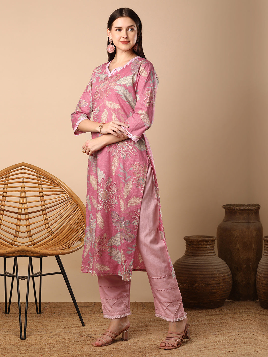 Ethnic Floral Printed Straight Fit Kurta - Pink