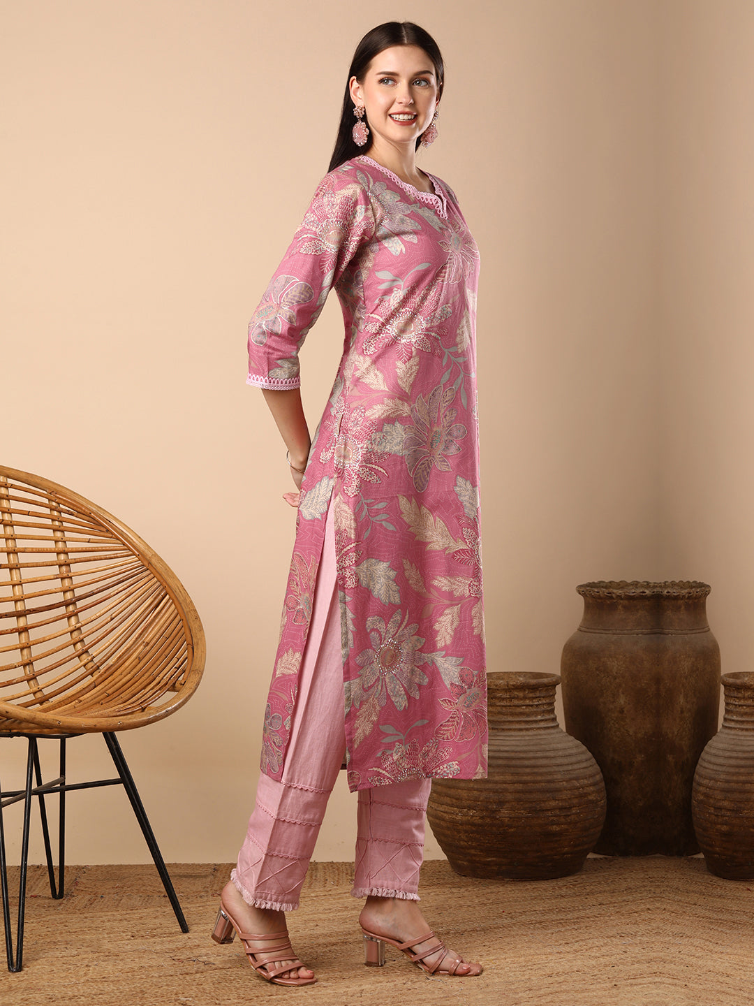 Ethnic Floral Printed Straight Fit Kurta - Pink