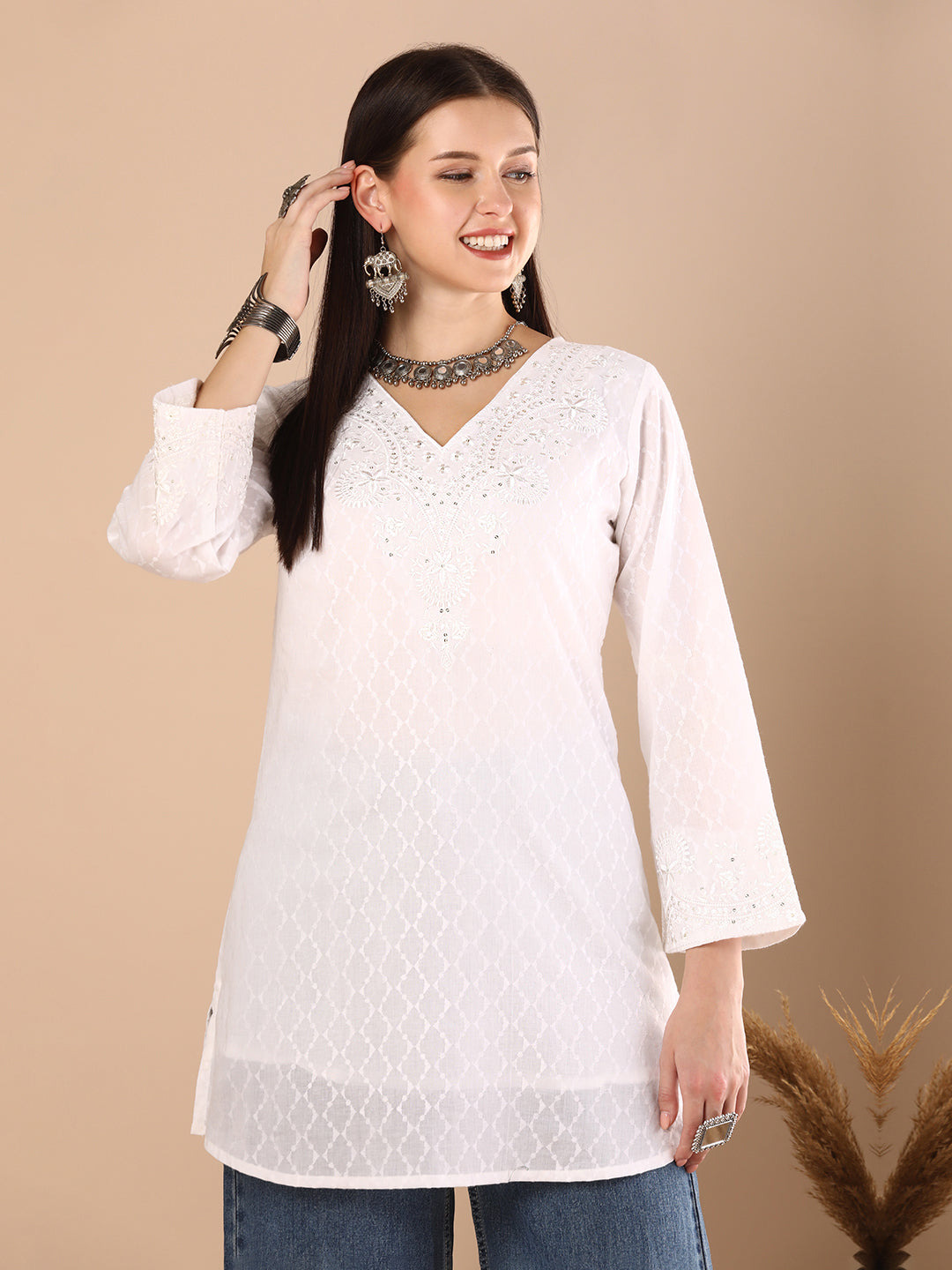 Solid Floral Embroidered Straight Fit Kurti - White