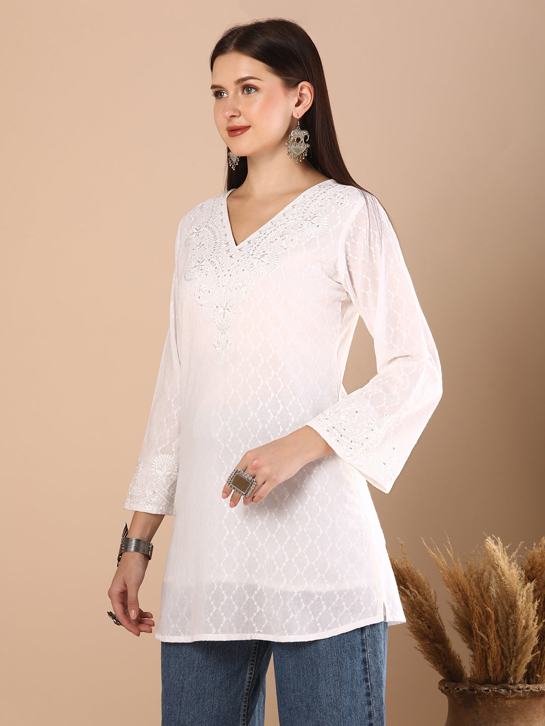 Solid Floral Embroidered Straight Fit Kurti - White