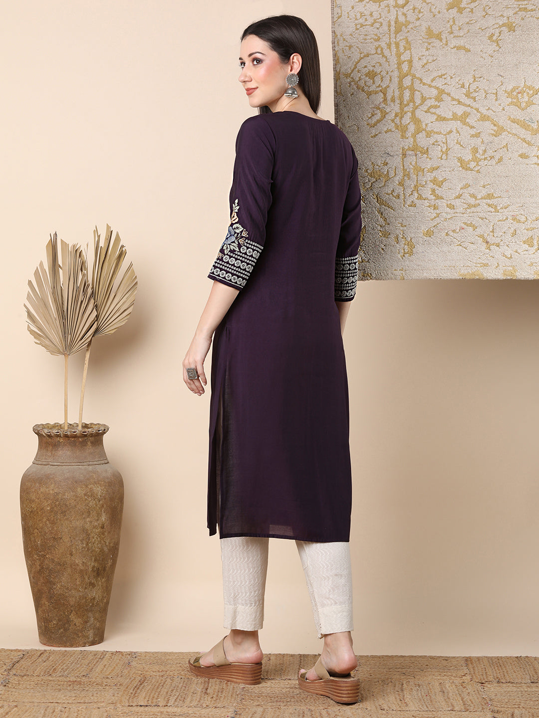 Solid Floral Embroidered Straight Fit Kurta - Violet