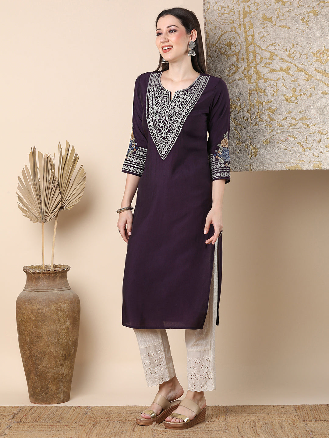 Solid Floral Embroidered Straight Fit Kurta - Violet