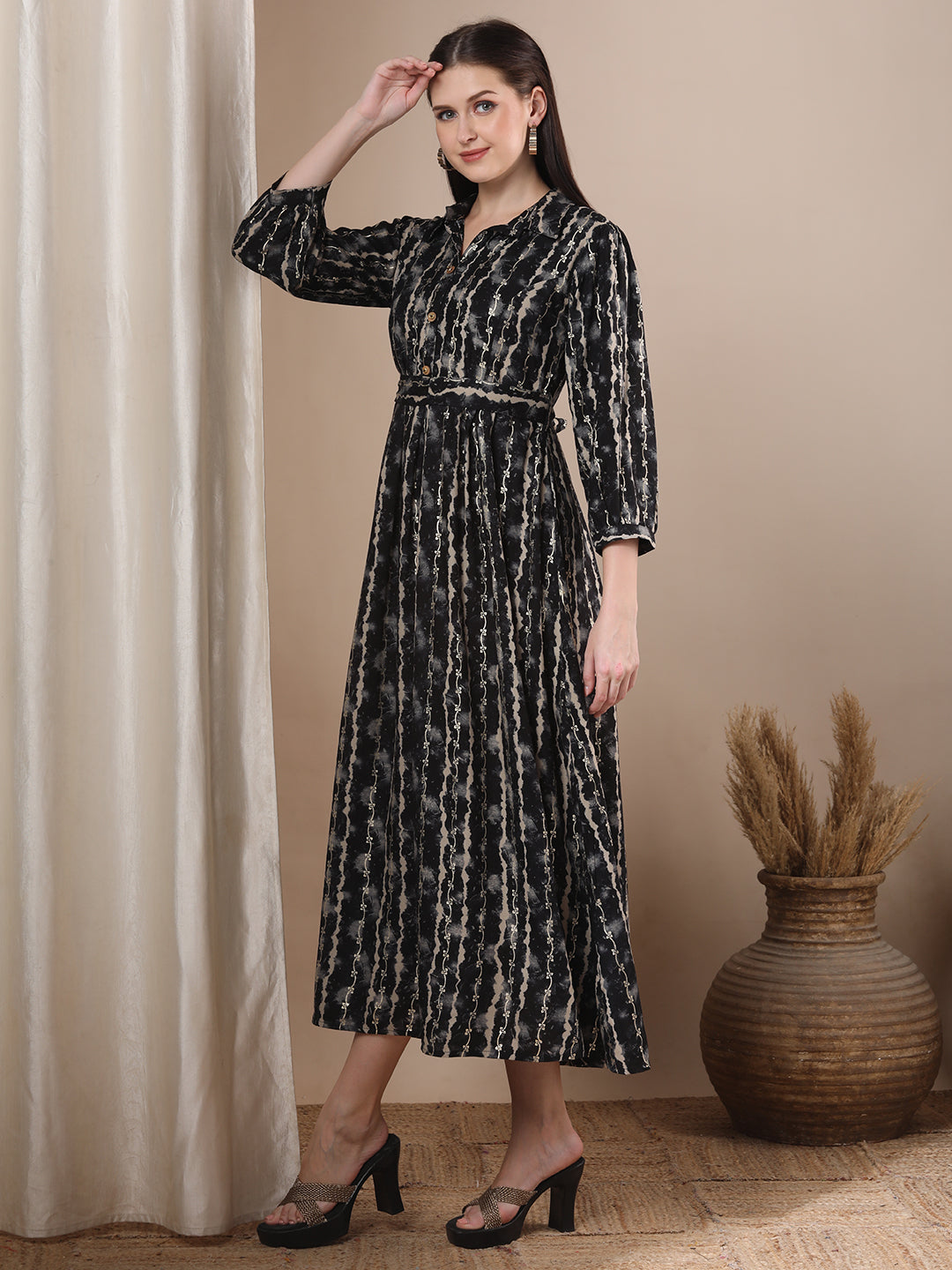 box pleated maxi dress Empire Waist V-Neck Floral Print Box-Pleated Dress