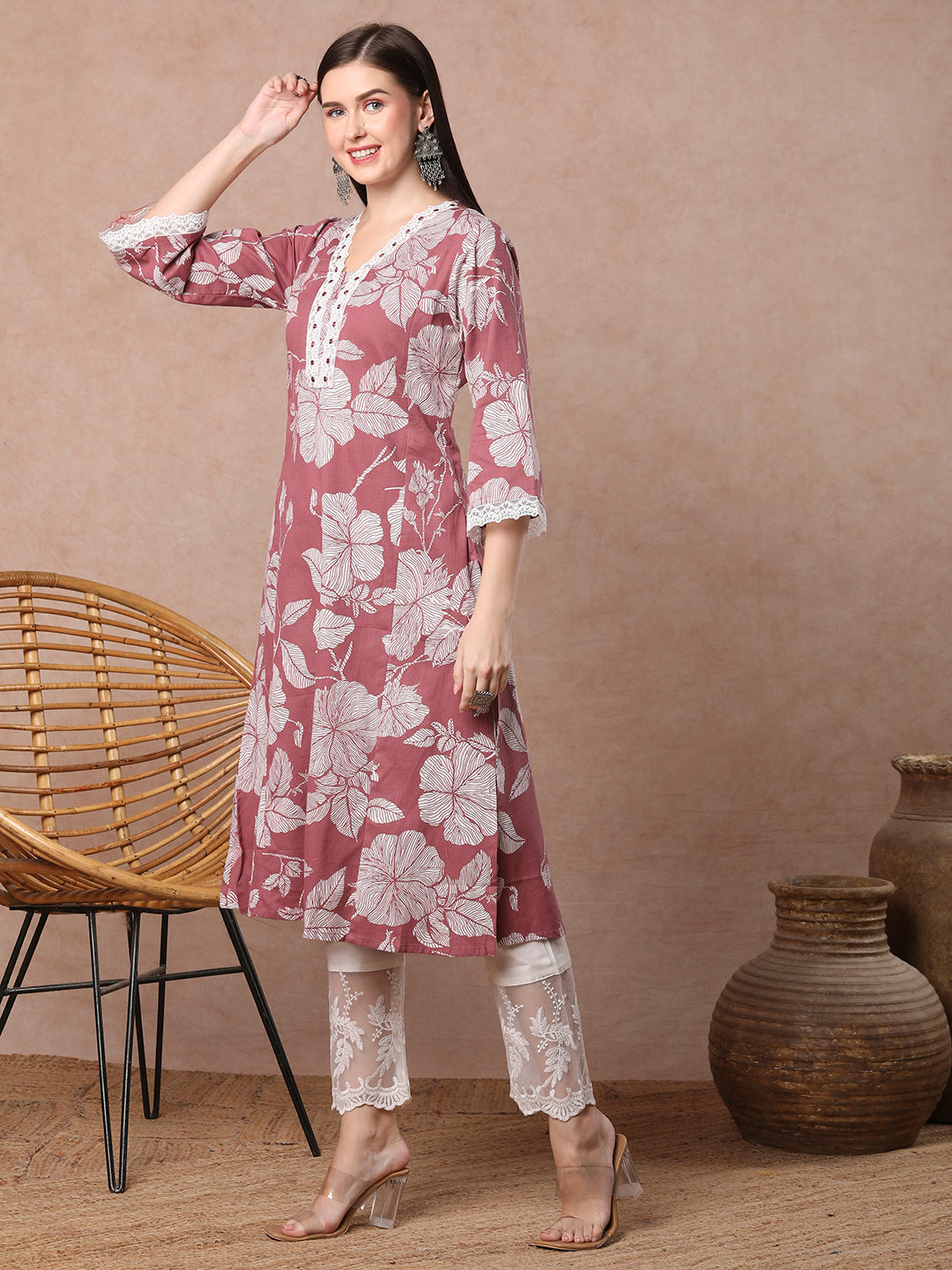 Ethnic & Floral Printed Straight Fit Cotton Flax Kurta - Pink