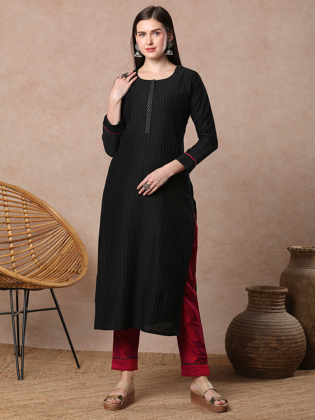 Solid Pin Tucked Straight Fit Kurta with Pant - Black