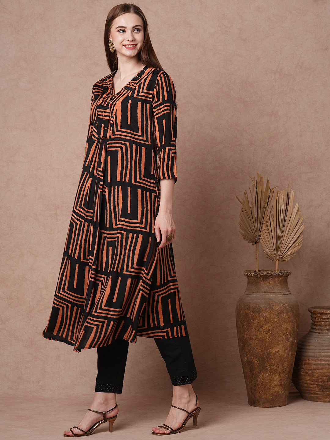 Abstract Geometric Printed A-Line Pleated Midi Dress - Multi