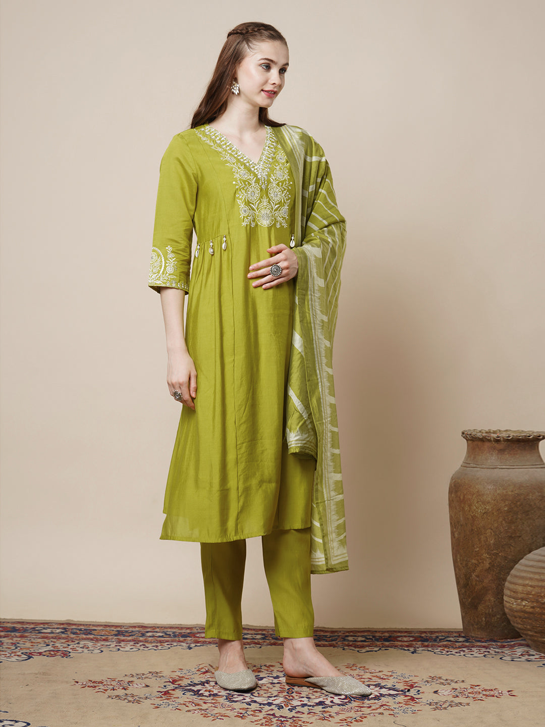 Solid Ethnic Floral Threadwork Embroidered Kurta with Pant & Dupatta - Green