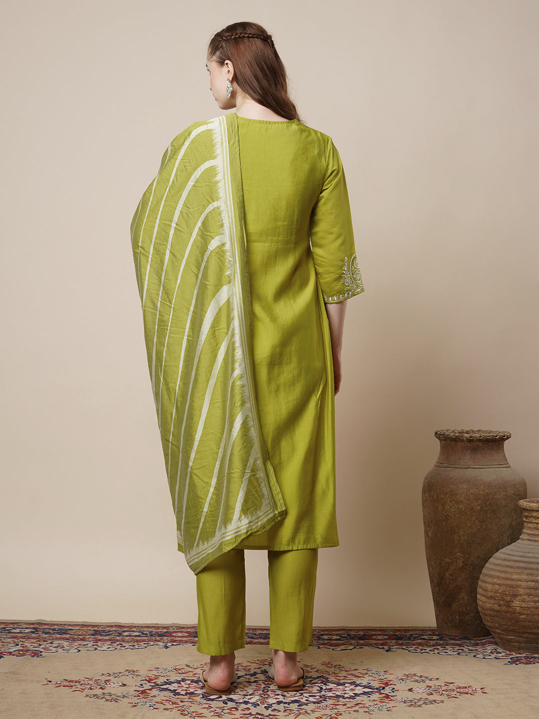 Solid Ethnic Floral Threadwork Embroidered Kurta with Pant & Dupatta - Green
