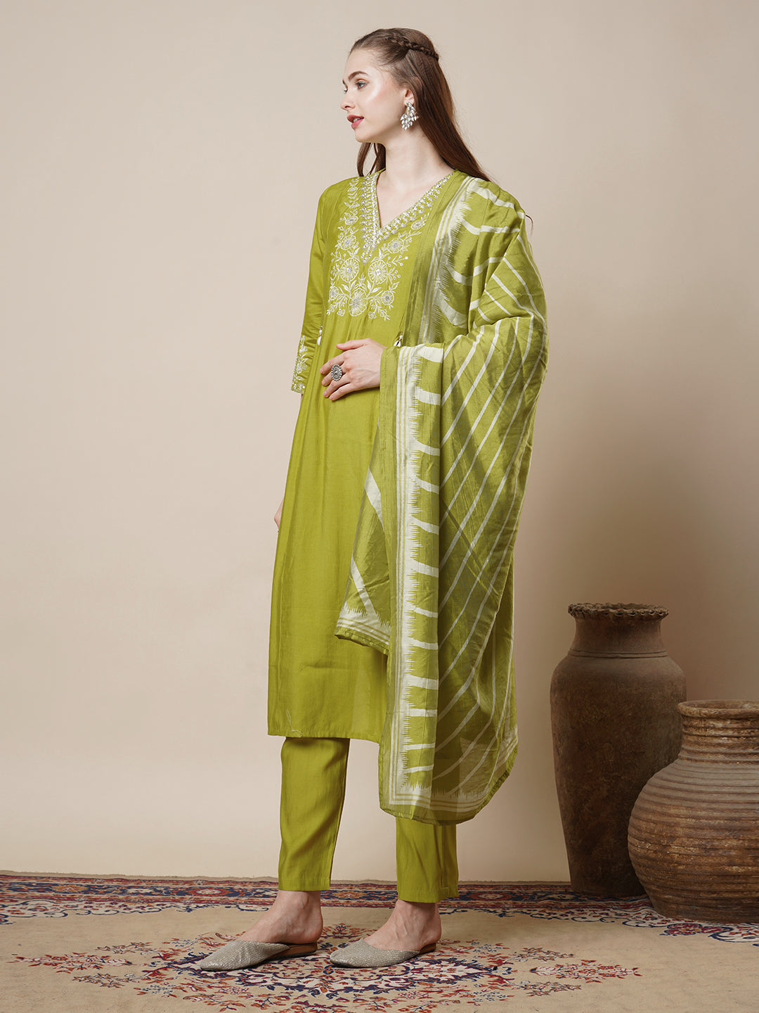 Solid Ethnic Floral Threadwork Embroidered Kurta with Pant & Dupatta - Green