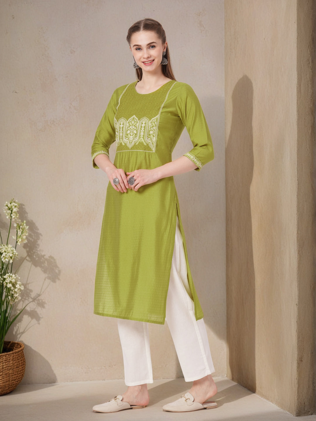 Floral Threadwork Embroidered Straight Fit Kurta - Lime Green